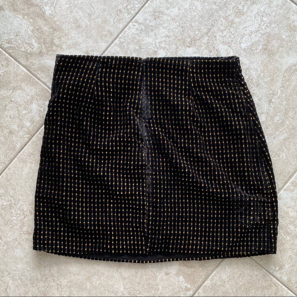 NWT House of Harlow 1960 x REVOLVE black gold mini skirt - Picture 5 of 9